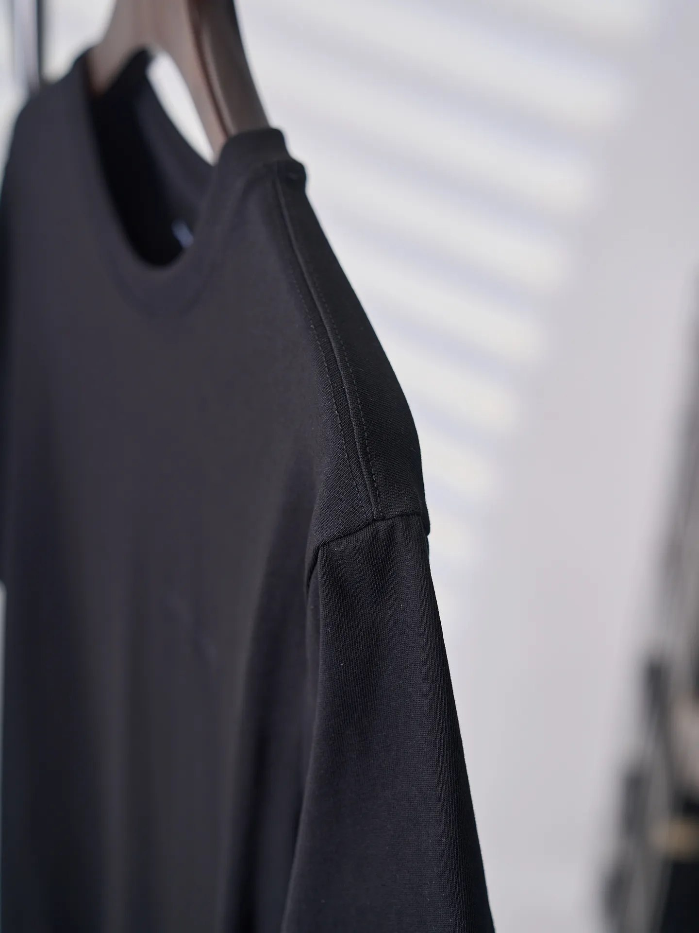 【 】Canada Goose/ T 【In Stock】S M L XL ： ， ， ， Breathable ， ， ， 、 ， ， ， ， 。 ： ， （ ）， ， ， ； ， Wear-Resistant ， 、 。 1： ， ， ， 、 ， 。 2： 、 ， ， 、 。